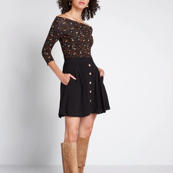 Modcloth Dresses & Skirts - ModCloth You Sassy Thing Black Skater Skirt S. NWOT